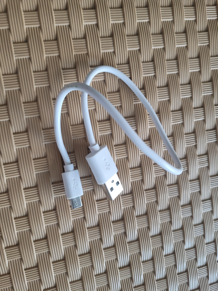 Free Samsung charger head + micro USB cable image indicator(3)