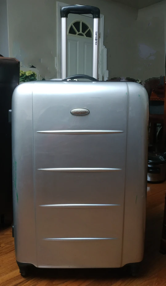 Samsonite 29" Luggage.  4 Wheels thumbnail