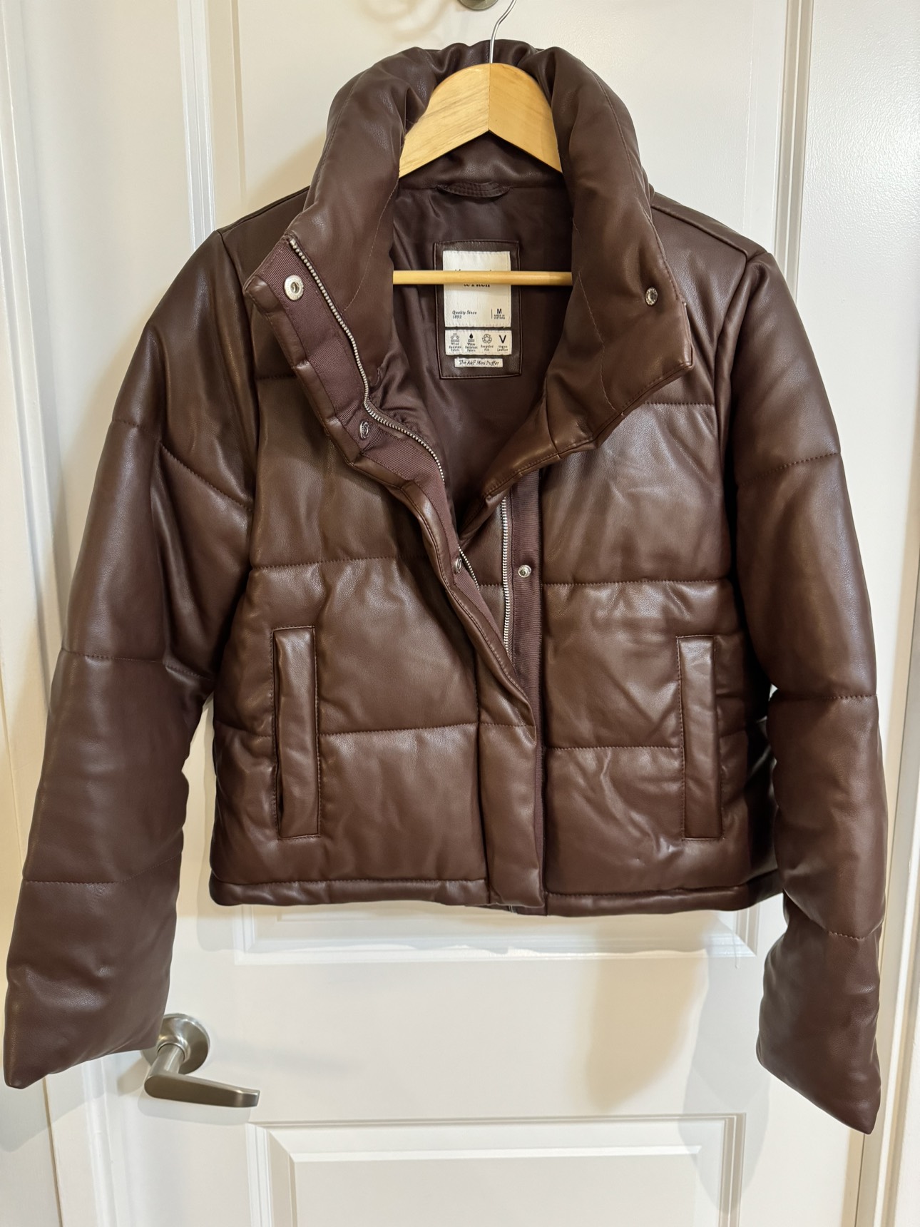 Leather Mini Puffer Jacket （Abercrombie & Fitch）
