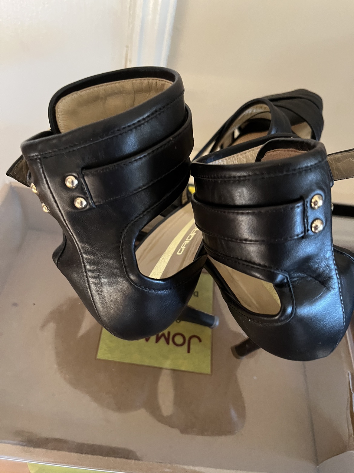 Elegant Shoes image indicator(3)