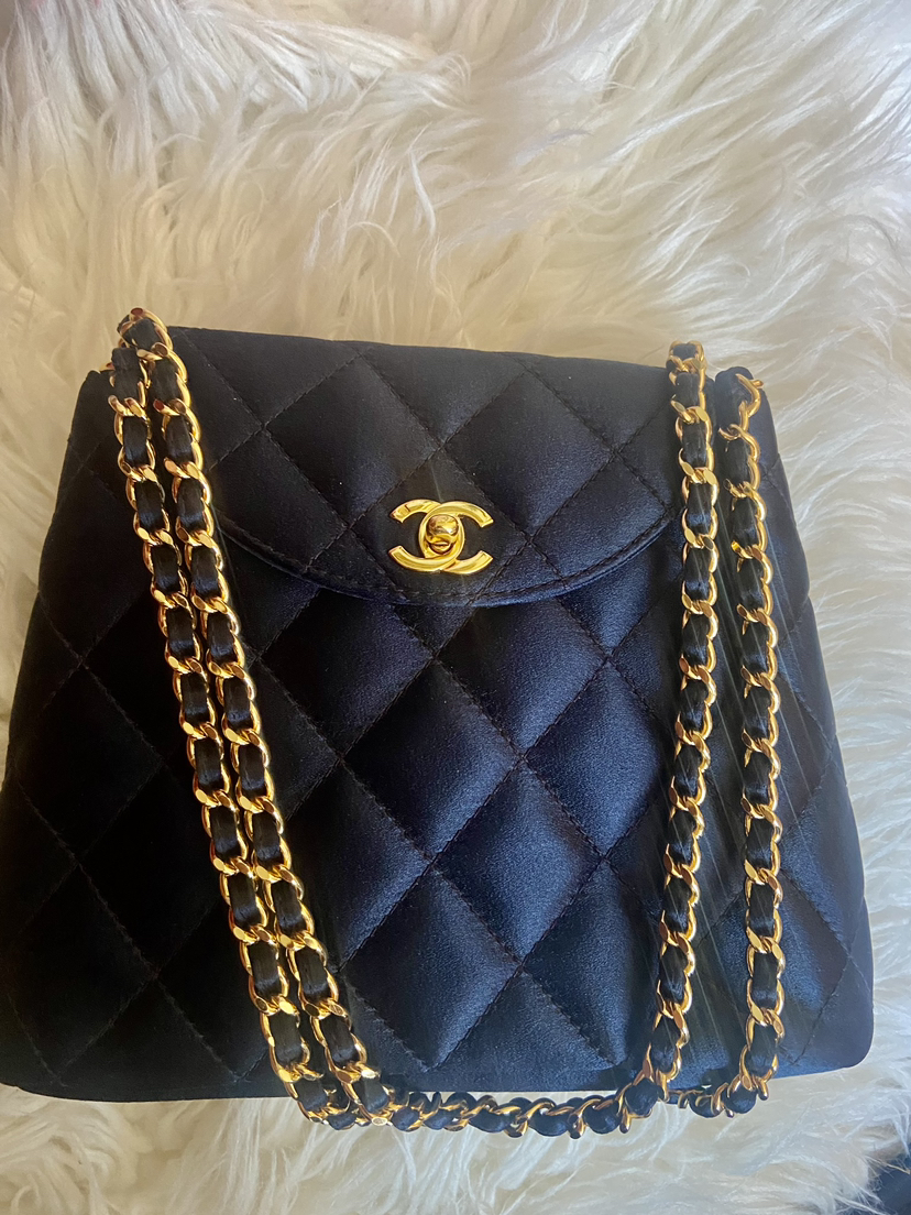 CHANEL vintage satin quilted evening bag Authentic image indicator(2)