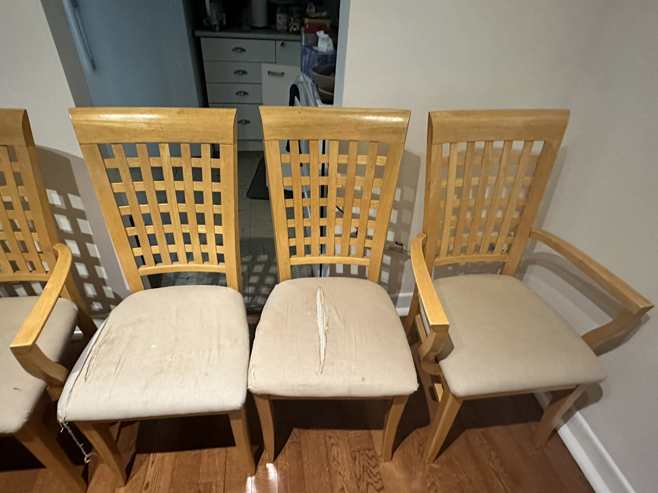 Dining table Set image indicator(10)