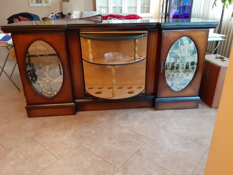 Credenza image indicator(4)