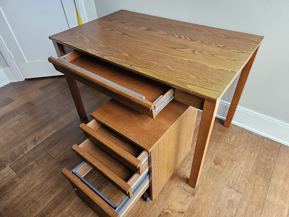 desk with drawers - photo 3