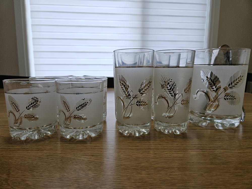 Vintage Leaf Glass Set