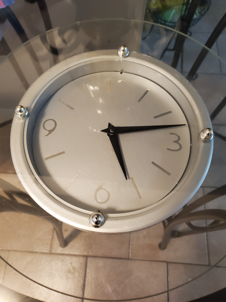 Glass Clock thumbnail