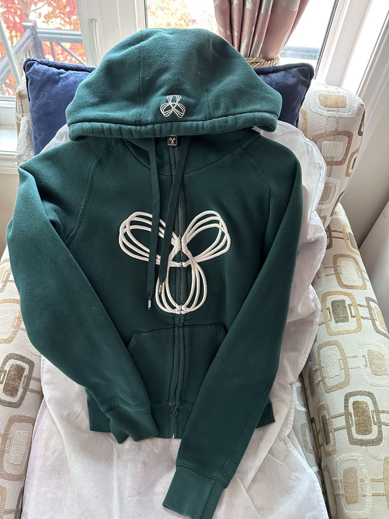 Aritzia TNA Sweater
