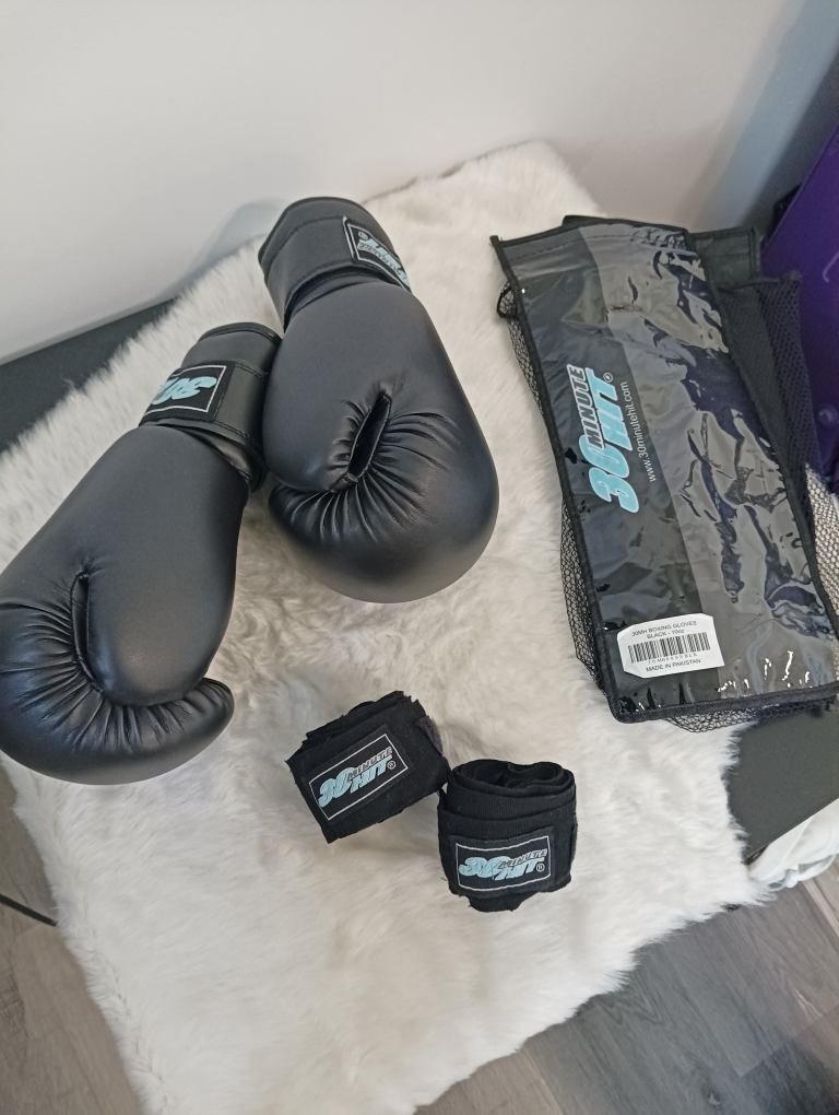 Boxing Gloves & Wraps - photo 2
