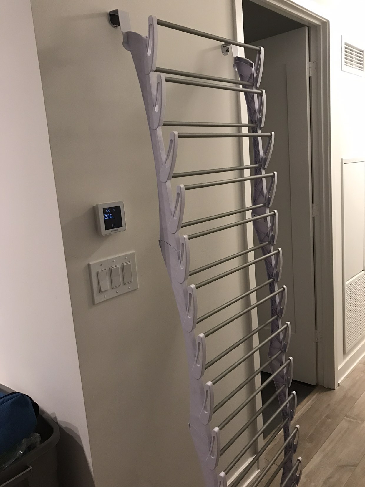 Over the Door Shoe Organizer - Good Condition image indicator(3)