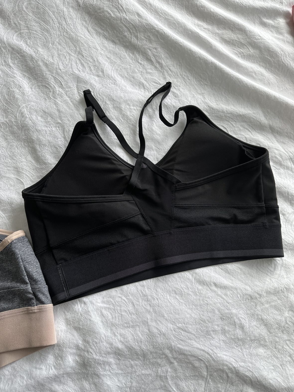 2 brand new h&m sports bras with tags - photo 5