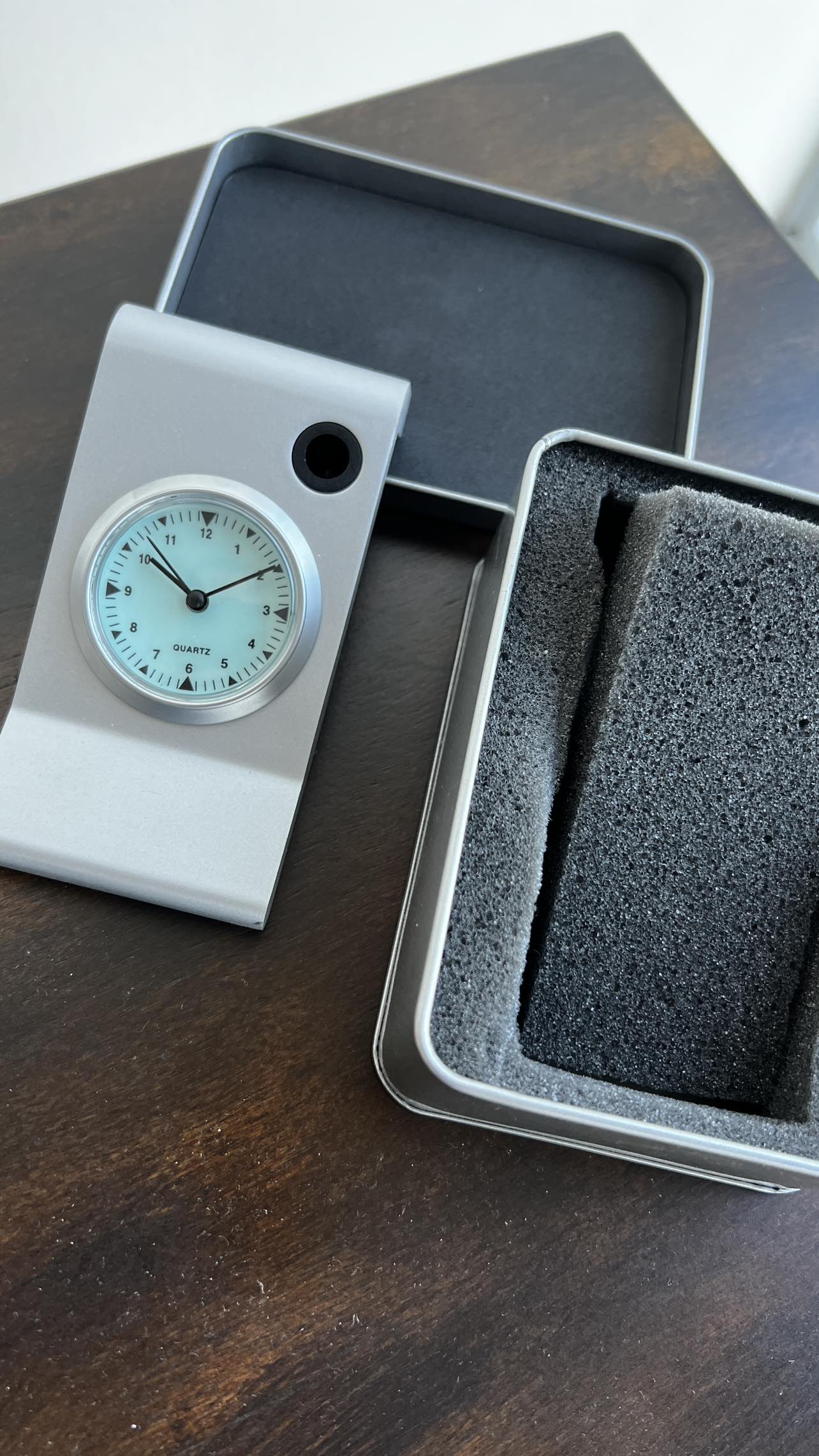 Business Desk Clock 🦃 thumbnail