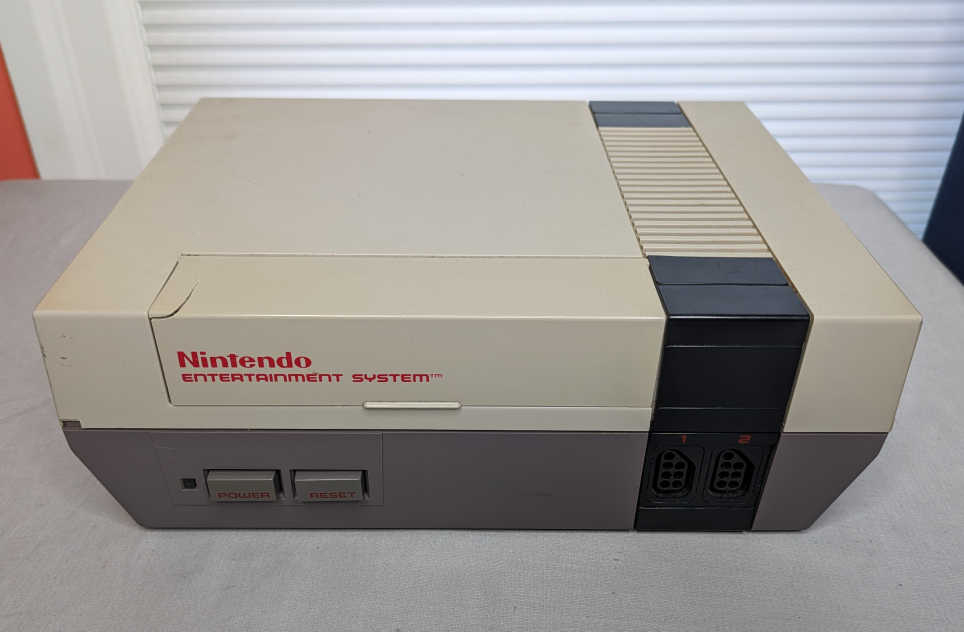 Nintendo NES Console thumbnail