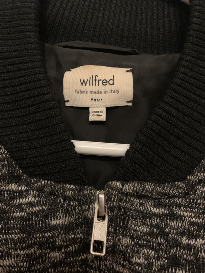 Wilfred Aritzia women’s wool blend bomber image indicator(4)