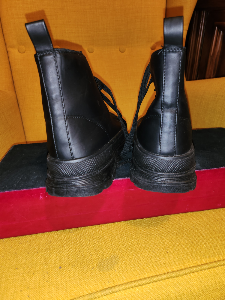 Streetwear Society womens leather boots size 8 image indicator(2)