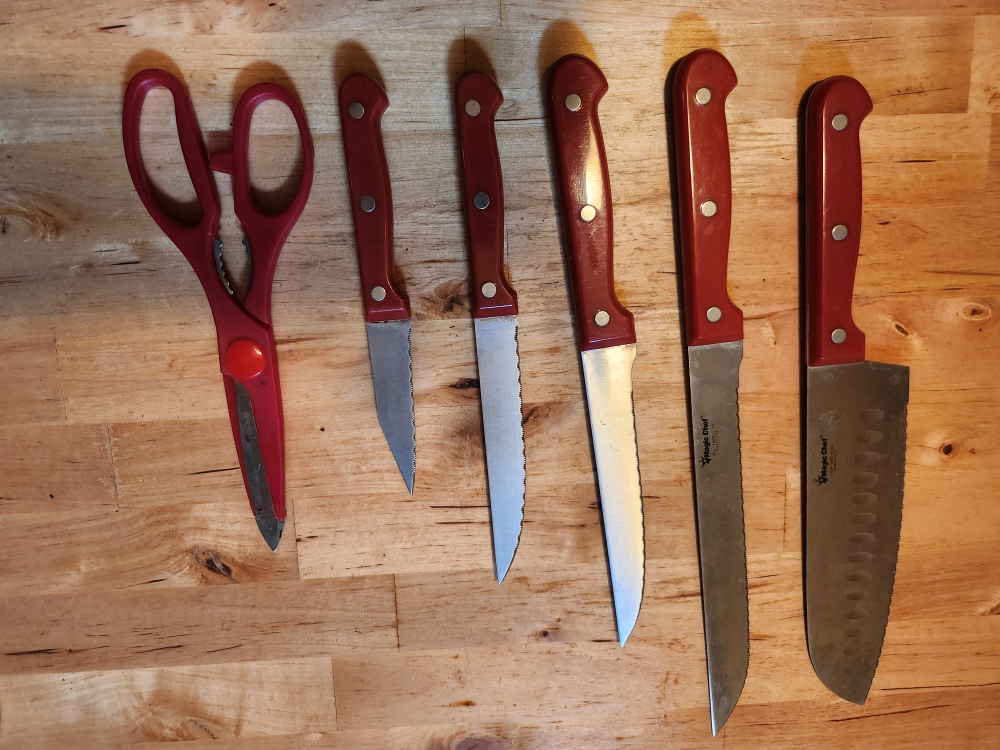 Red knife set with block image indicator(2)