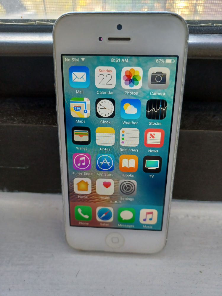 iPhone 5 - UNLOCKED