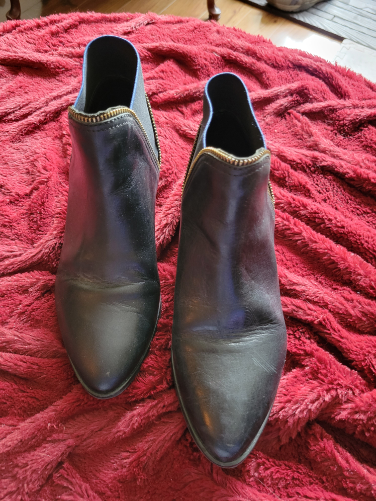 Fabianelli Black Leather Slip With Zipper Design image indicator(2)