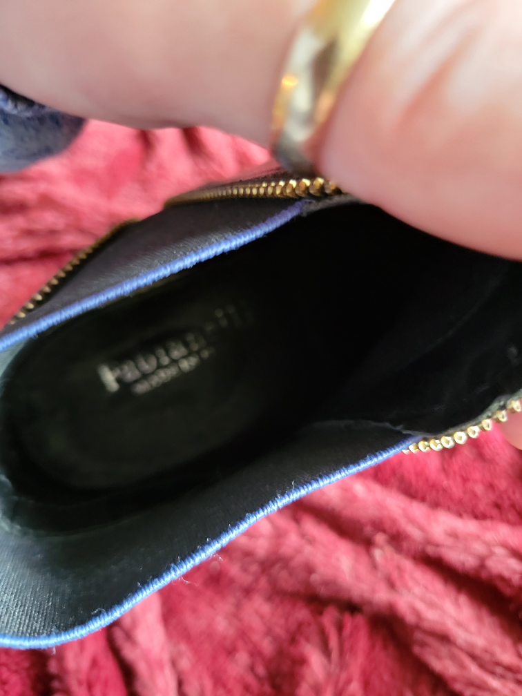 Fabianelli Black Leather Slip With Zipper Design image indicator(4)