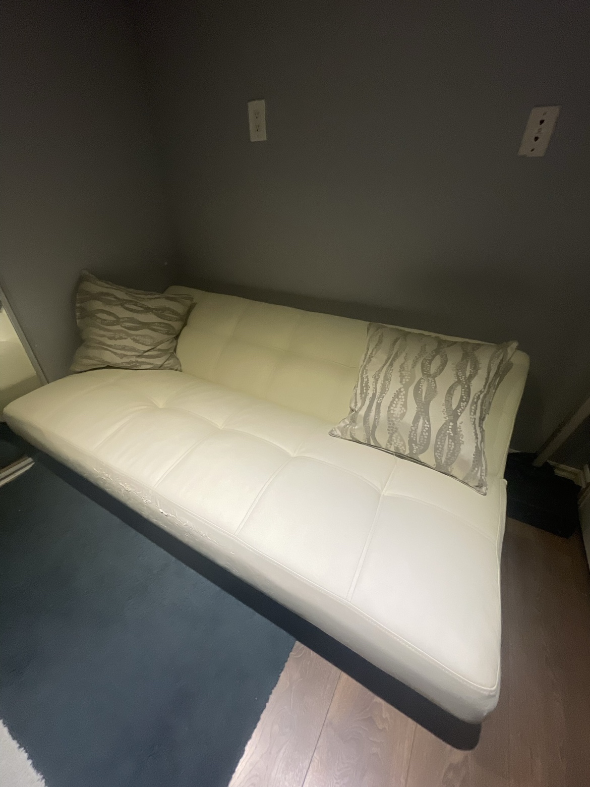 Cream futon image indicator(2)