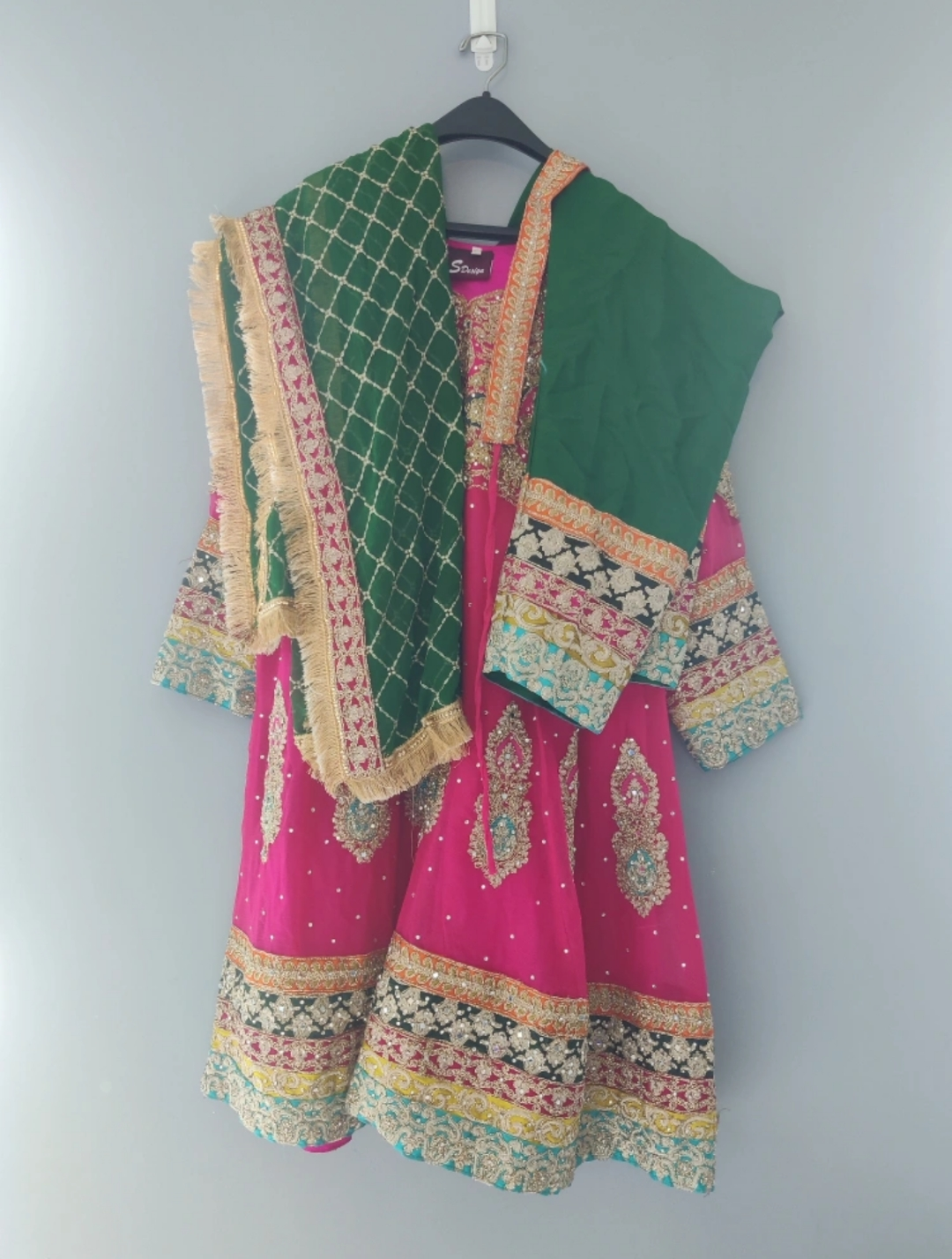 Beautiful Indian Outfit - Perfect for Eid image indicator(3)