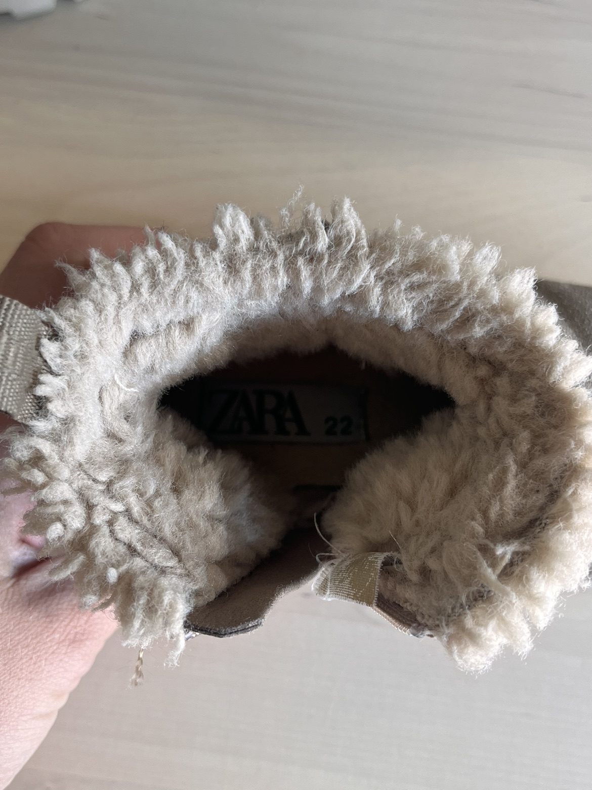 Toddler winter boots - Zara size 22 image indicator(2)