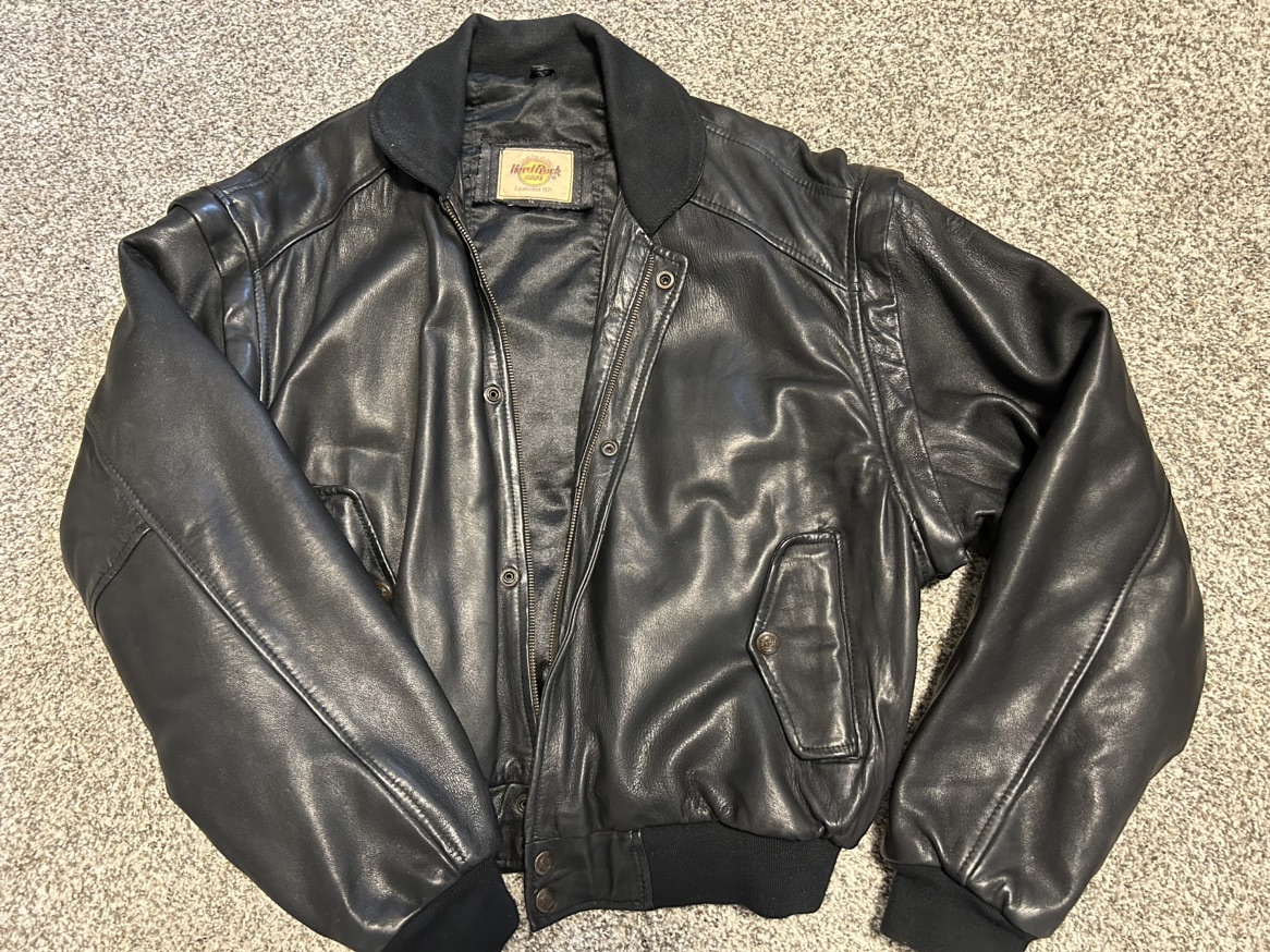 Vintage Black Leather Jacket - Hard Rock Cafe Singapore - photo 3