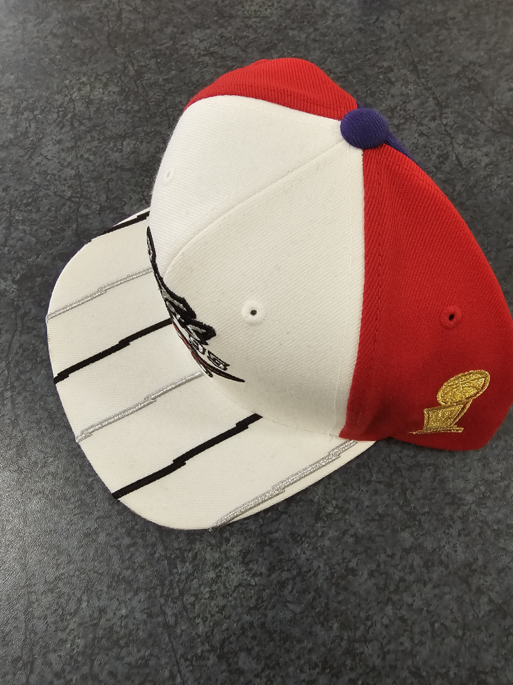 Toronto Raptors 95 Championship Hat BNWT image indicator(3)