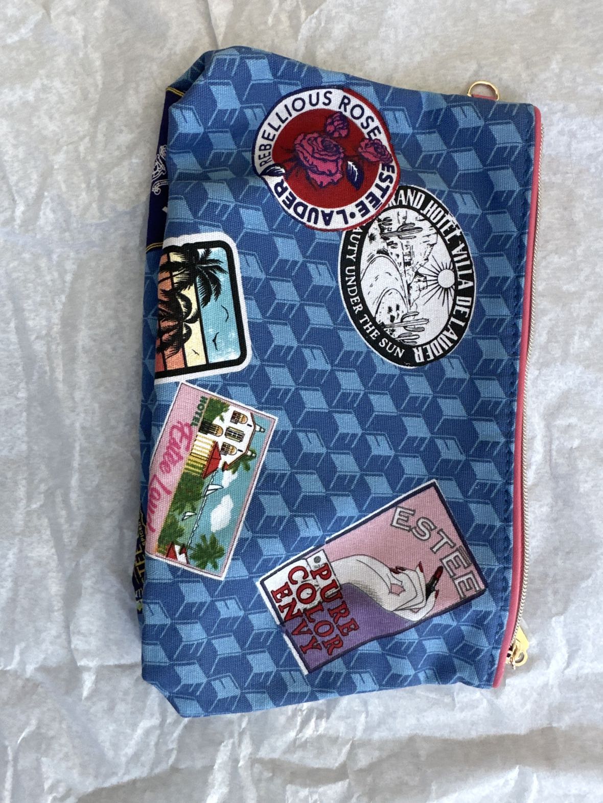 Estée Lauder cosmetic bag thumbnail
