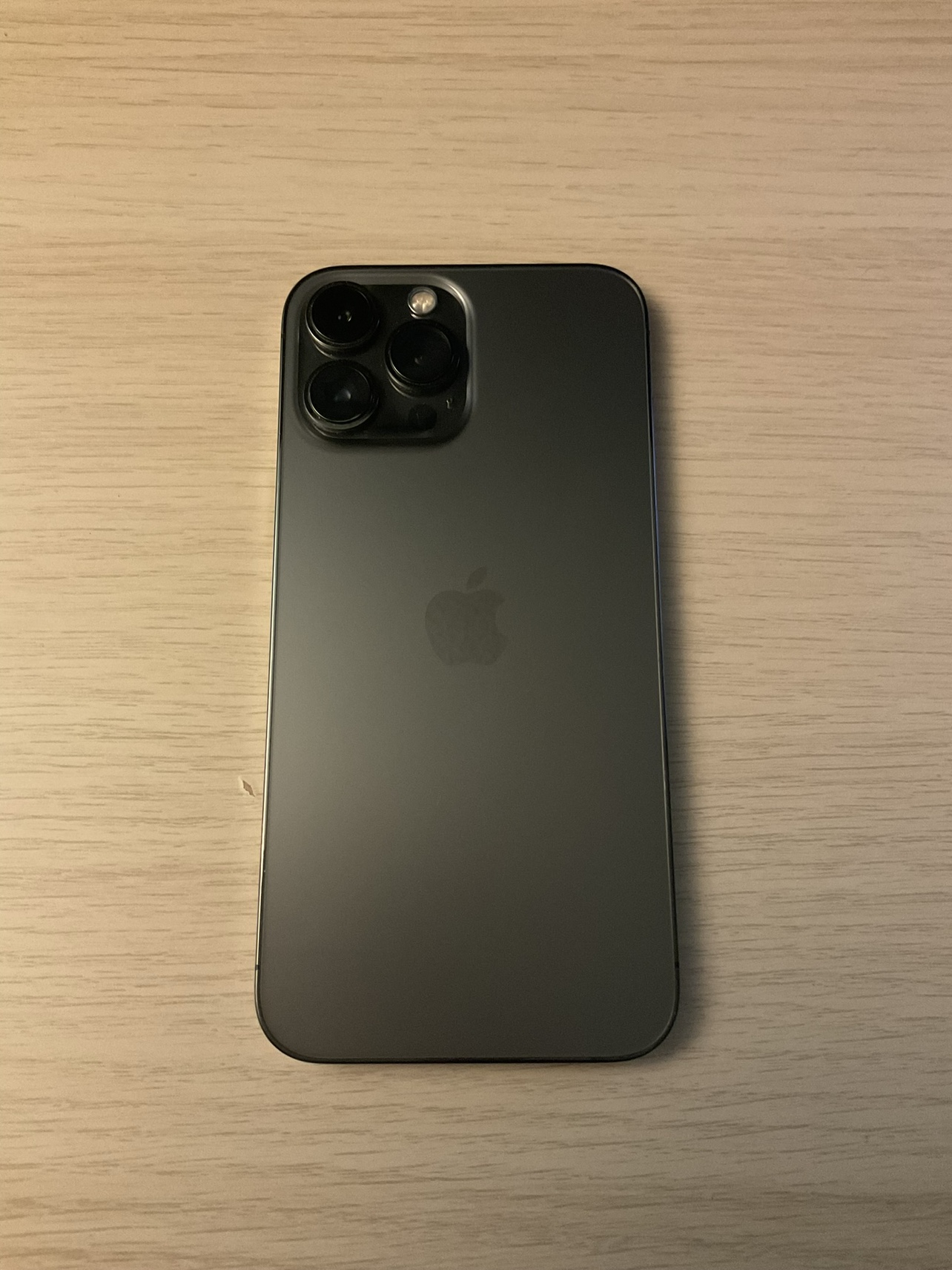 iPhone 13 Pro Max. Negotiable. Excellent Condition. - photo 2
