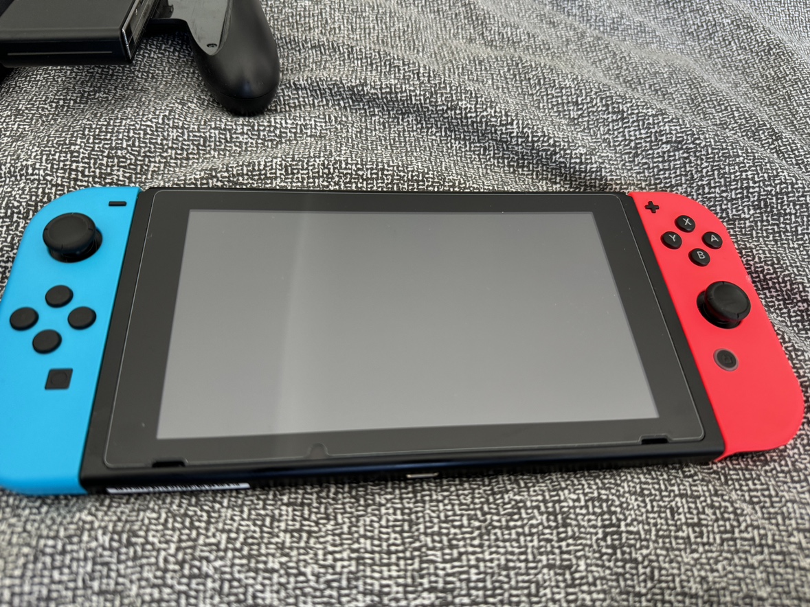 Nintendo Switch - photo 2