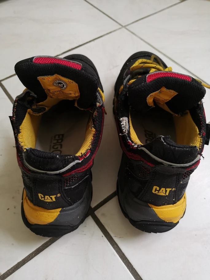 caterpillar safety shoes image indicator(2)
