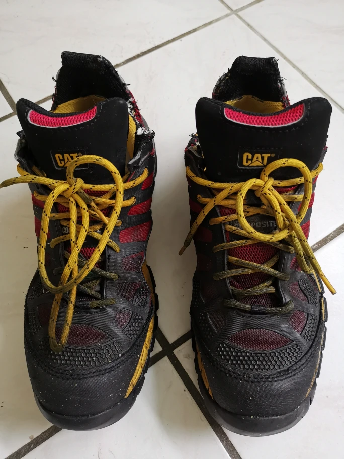 caterpillar safety shoes image indicator(3)