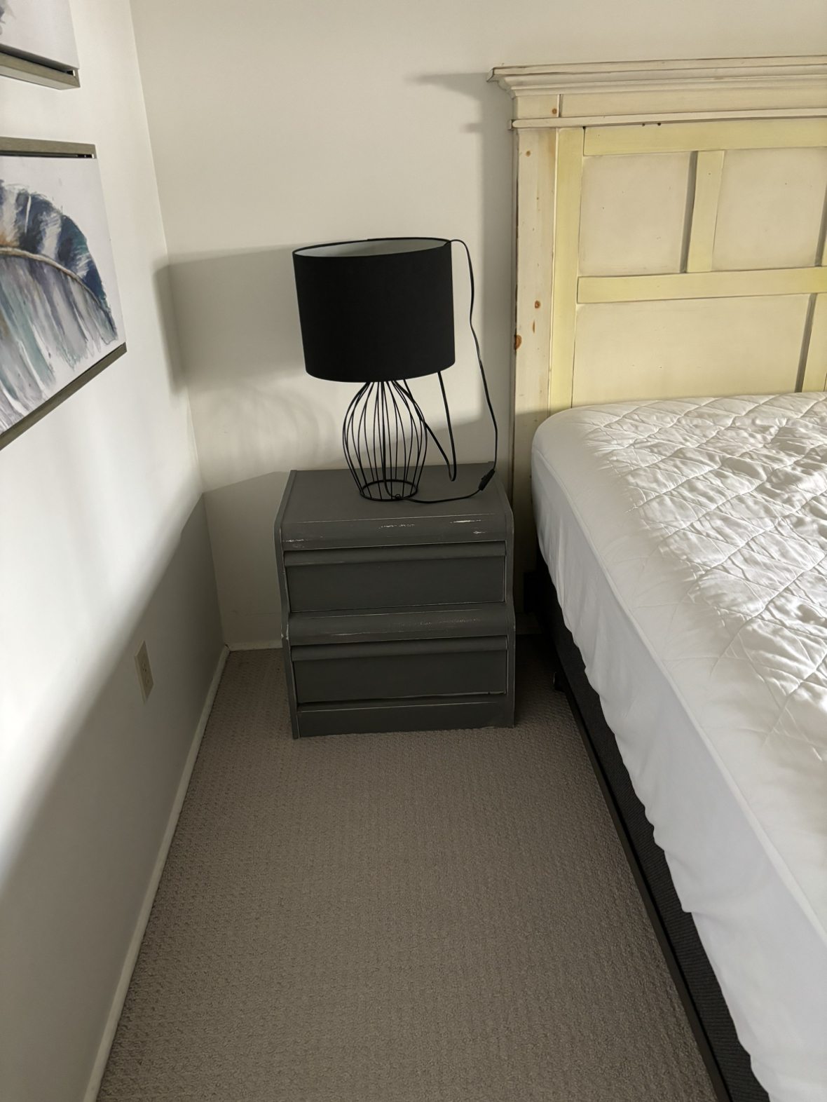 6 drawer dresser and 2 night stands🦃