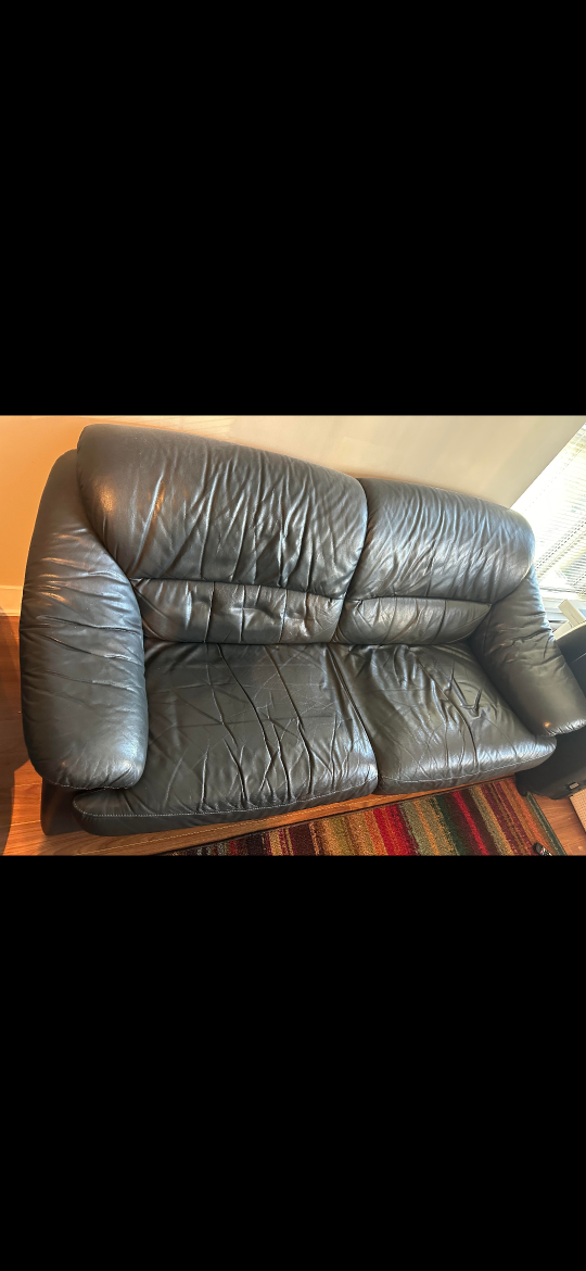 FREE DELIVERY Matching Black leather 3 seater & loveseat sofa image indicator(3)