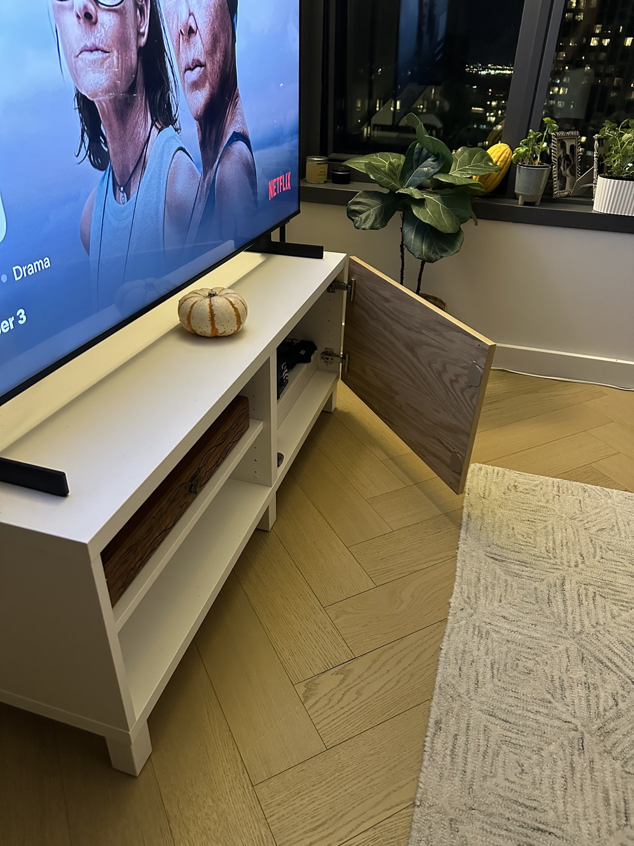 IKEA BESTA MEDIA CONSOLE - photo 2