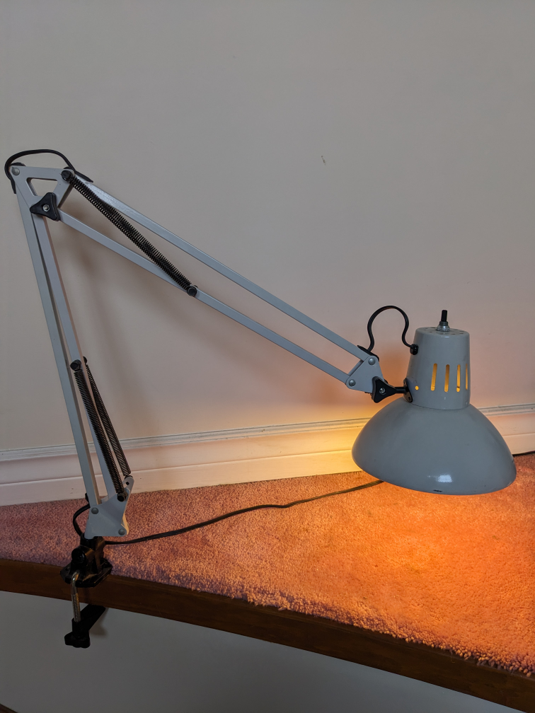 Desktop lamp with stand thumbnail