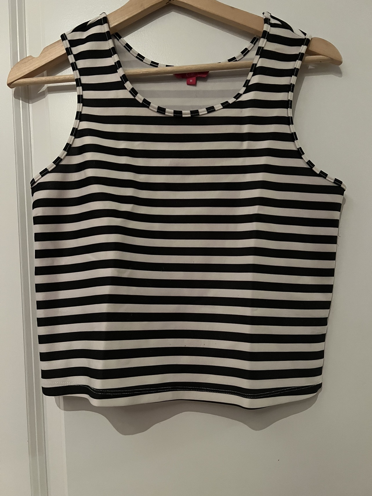Cropped top - Black and White thumbnail