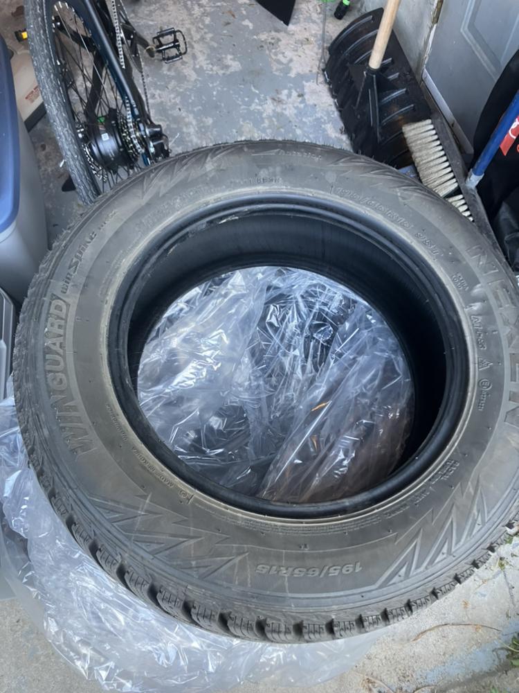 Nexen winter tires 195 65 15 used in good condition