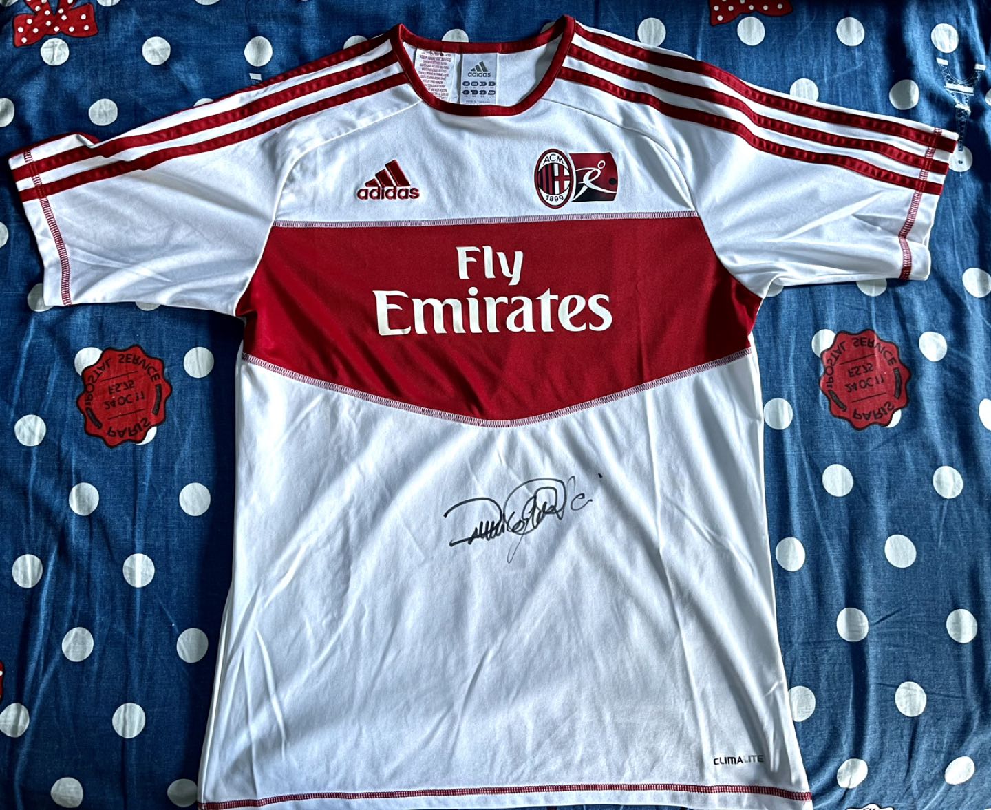 AC Milan team Signed Jerseys thumbnail
