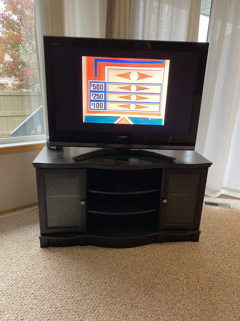 Tv and cabinet - photo 2