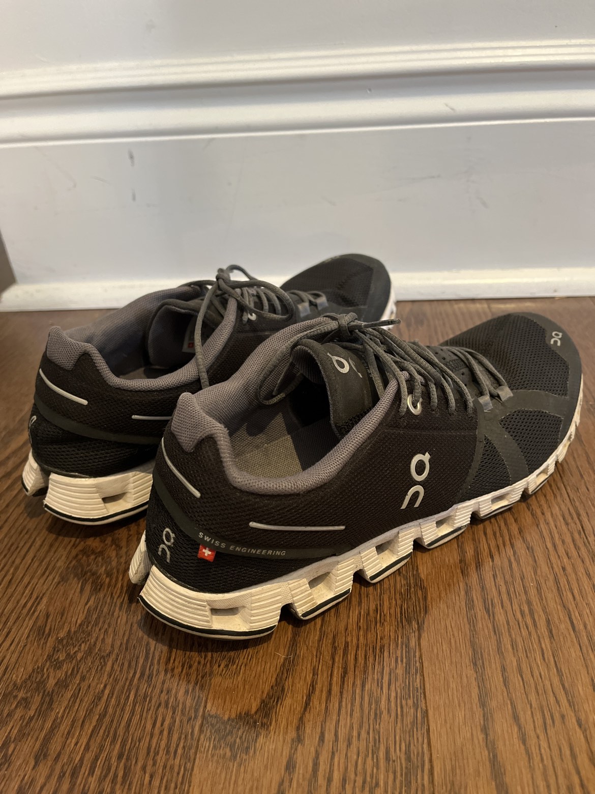 On Cloud women’s size 9 running shoes - photo 2