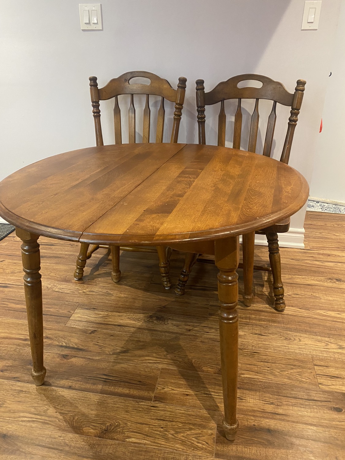 Kitchen table & chairs thumbnail