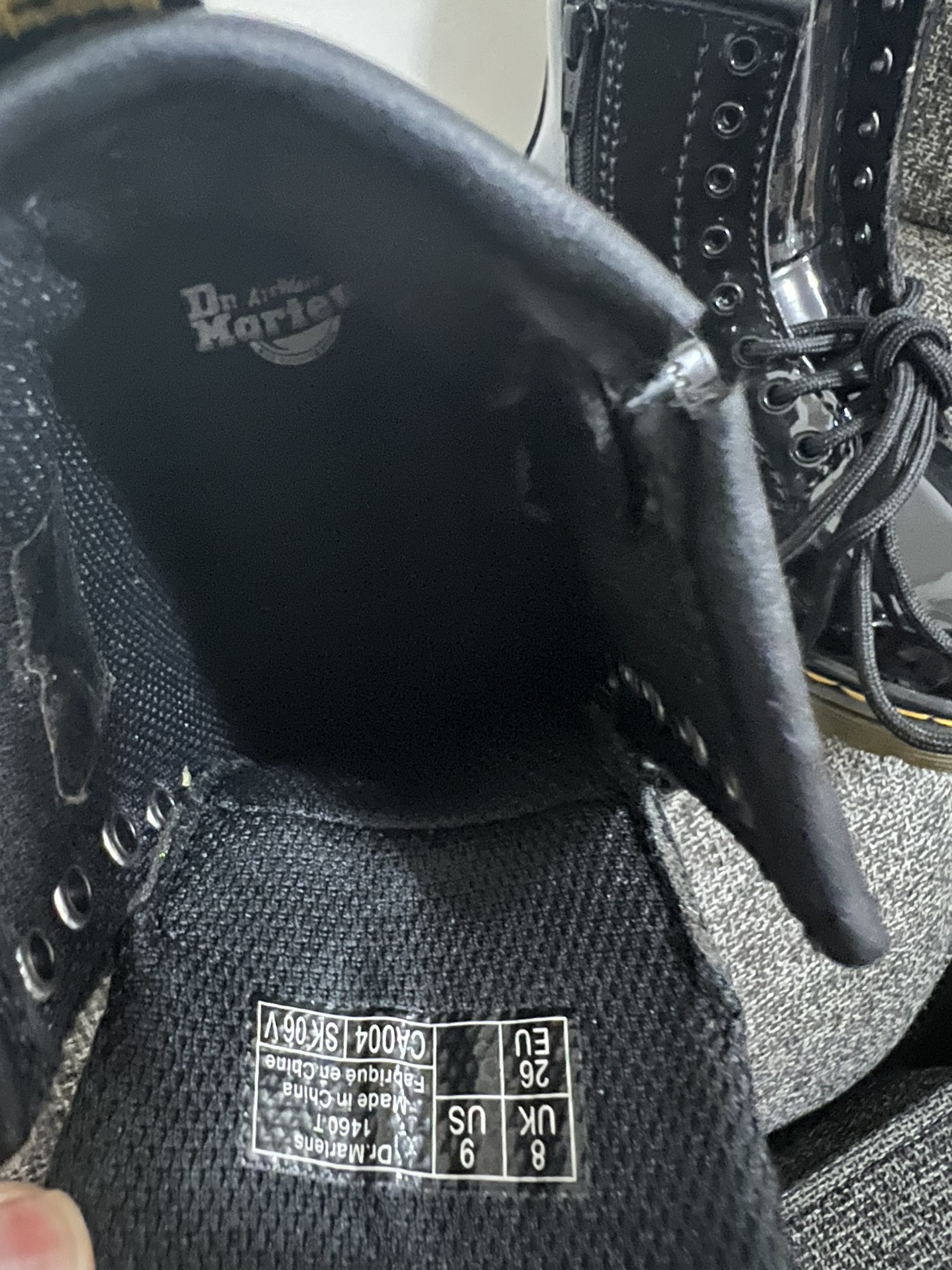 Dr. Martens image indicator(6)