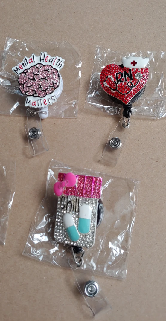 🆕 ID badge holder with rhinestones image indicator(3)