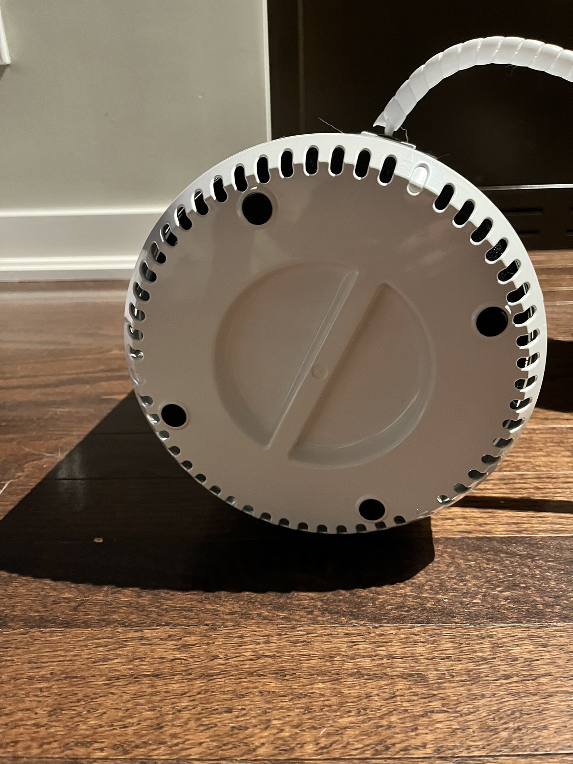 LEVOIT air purifier - photo 3