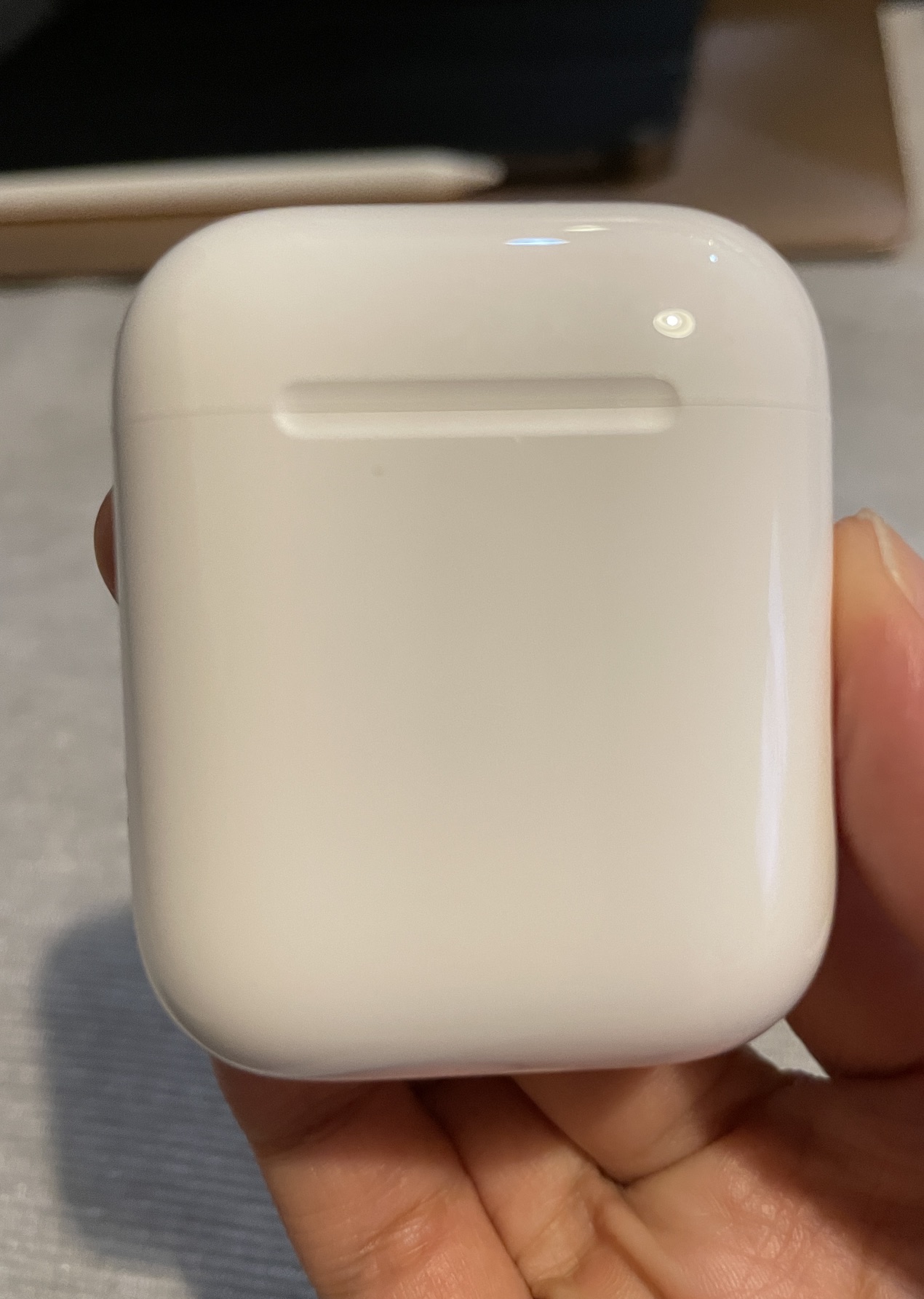 AirPods 2 generation, no scratches, come with case - photo 3