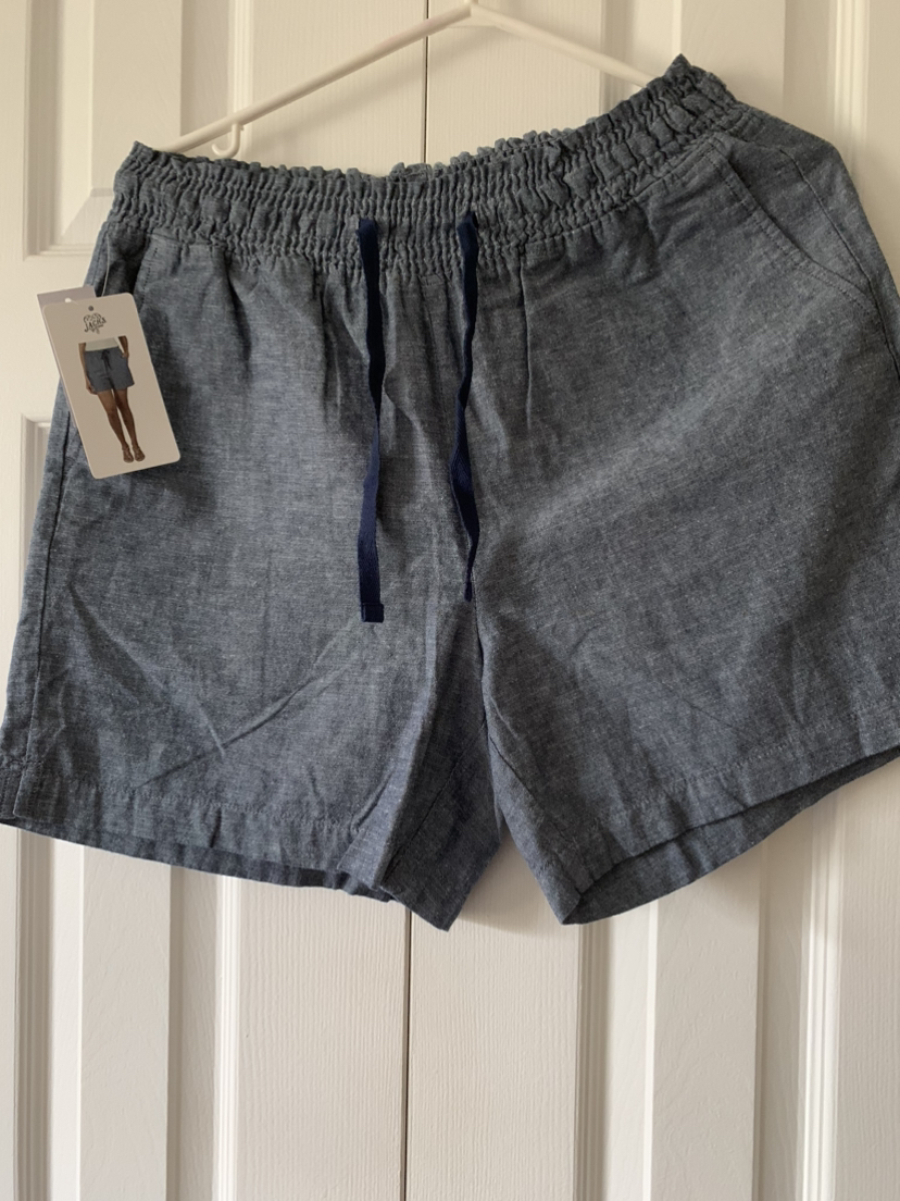 Brand new with tags Shorts image indicator(2)