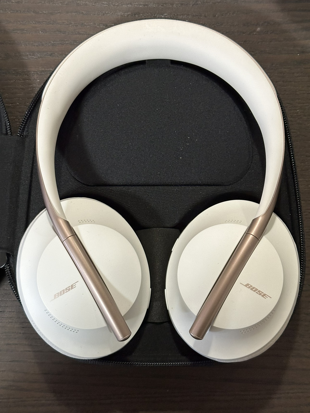 Bose Wireless Bluetooth Noise Cancelling Headphones thumbnail
