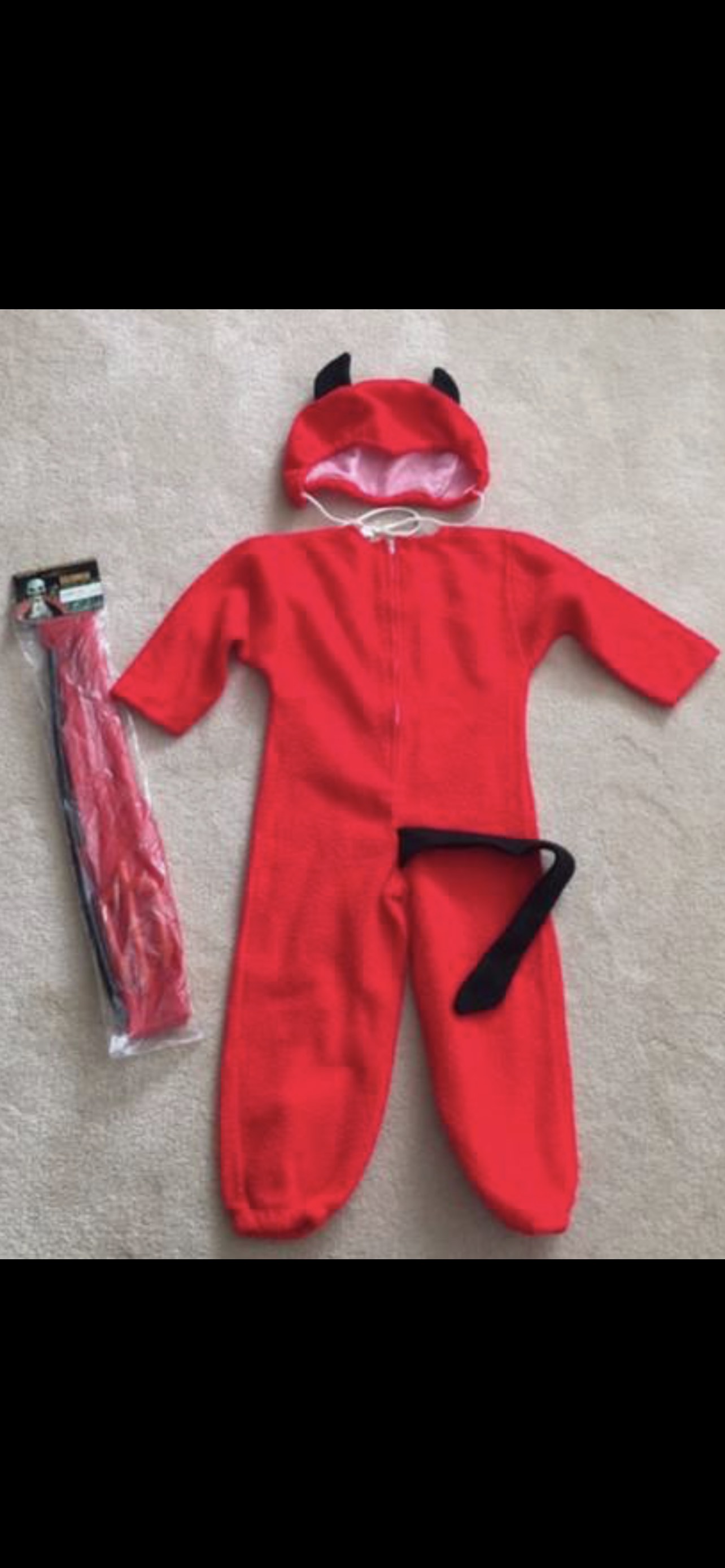 Halloween costumes & decorations - photo 2