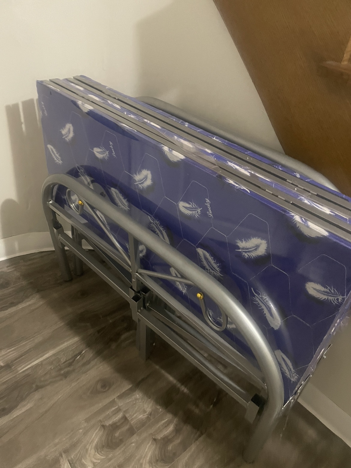 Folding bed singal thumbnail